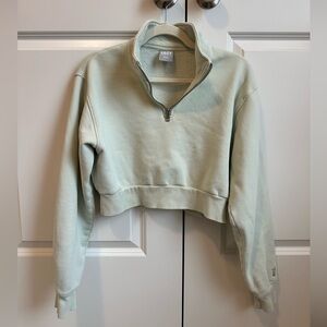 NEW Aritzia Cropped Pullover